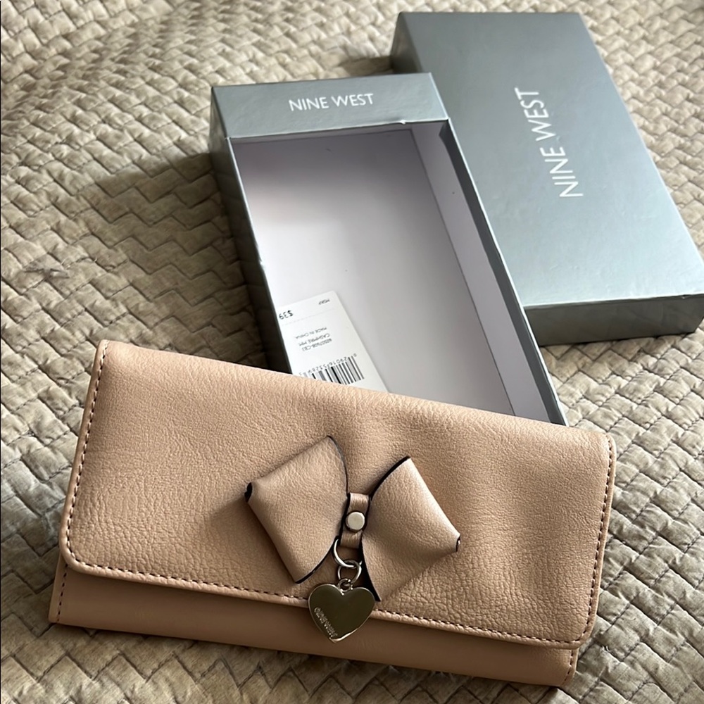 Nine West long wallet. NWT and in box!